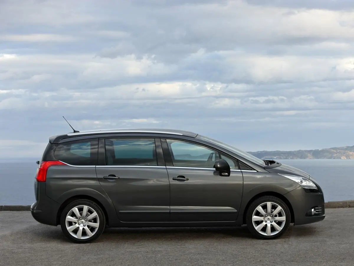 Peugeot 5008 I Компактвэн — 照片 2