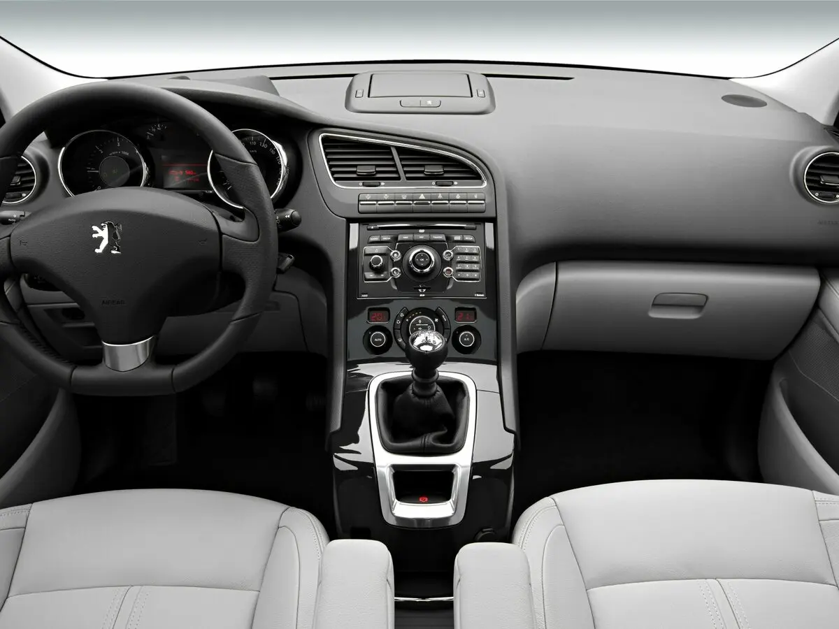 Peugeot 5008 I Компактвэн — 照片 6