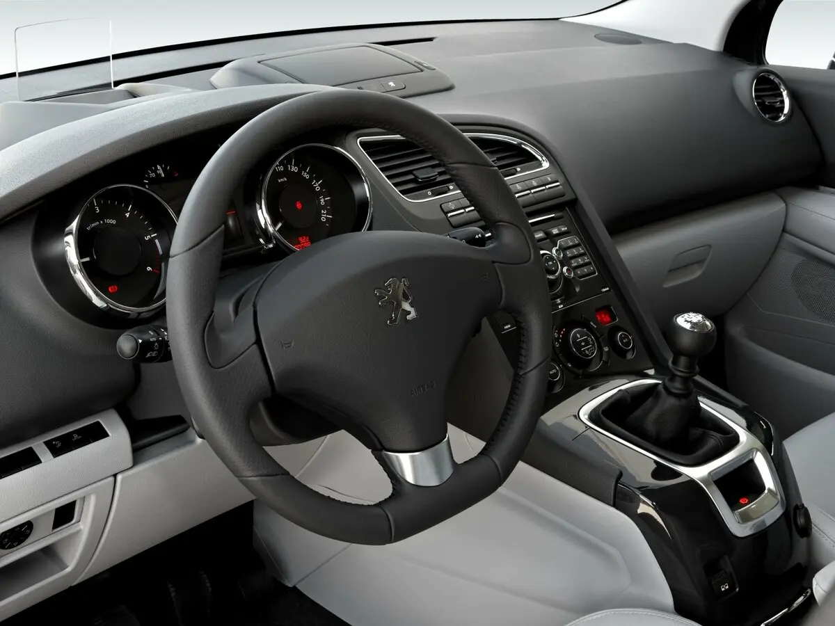 Peugeot 5008 I Компактвэн — 照片 8