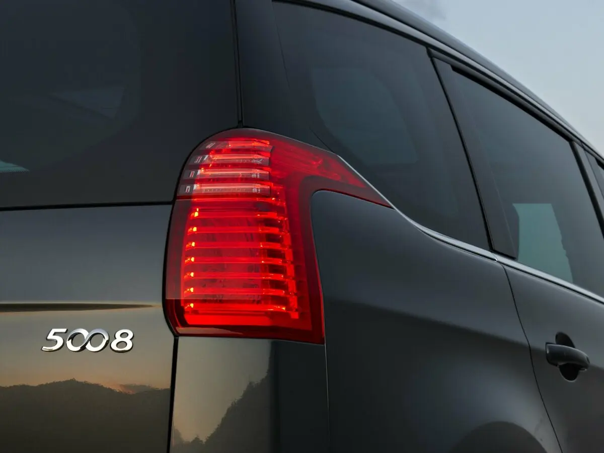 Peugeot 5008 I Компактвэн — 照片 14