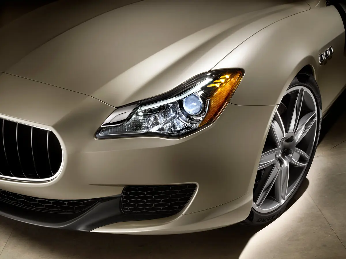 Maserati Quattroporte VI Седан — photo 13