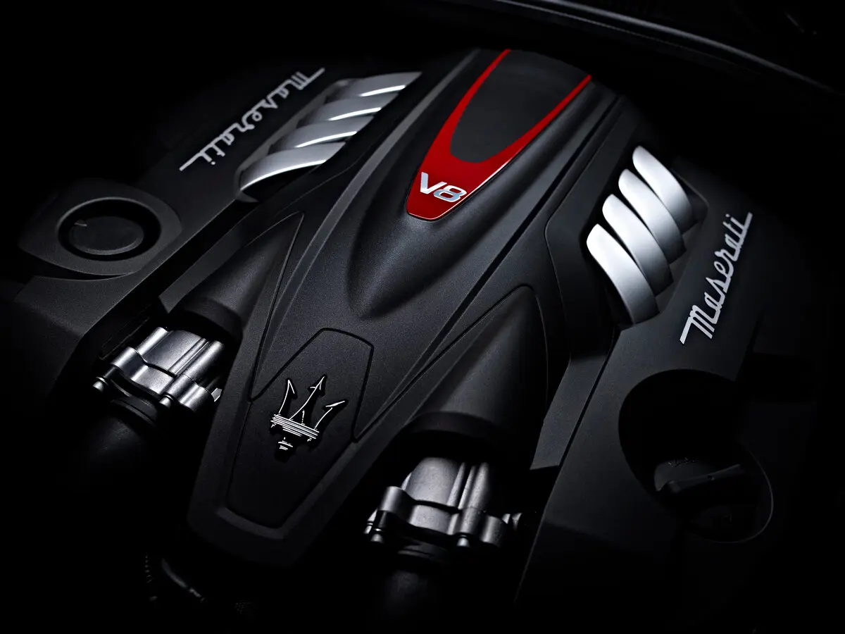 Maserati Quattroporte VI Седан — photo 14