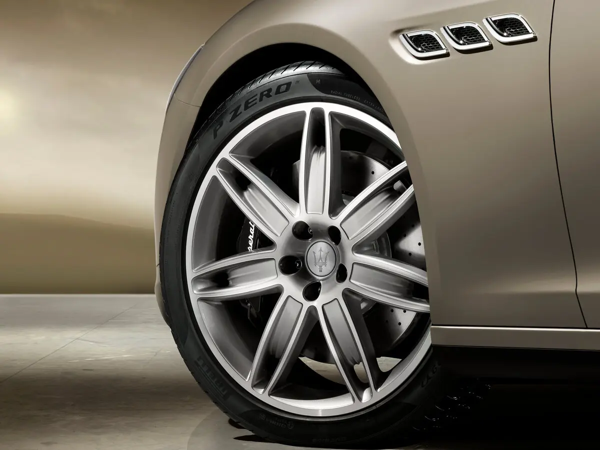 Maserati Quattroporte VI Седан — photo 16