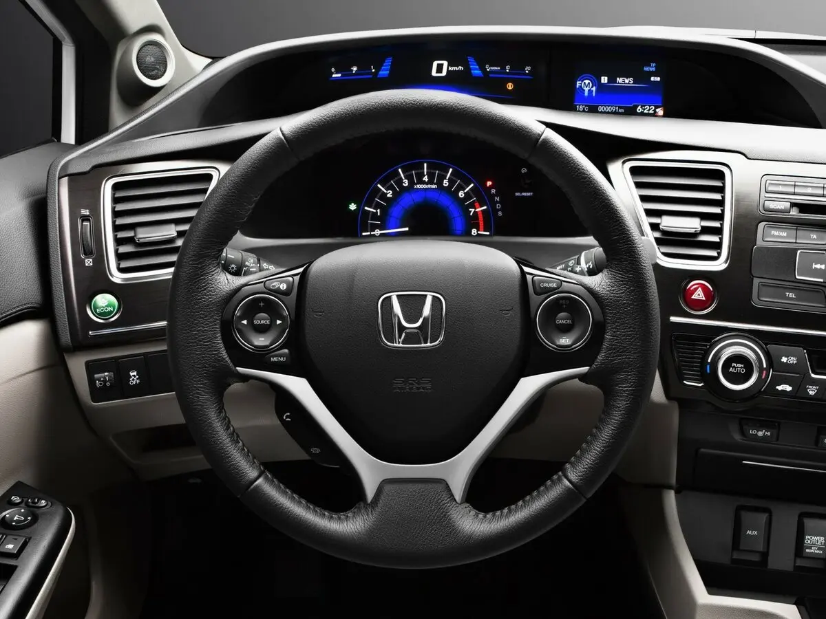 Honda Civic IX Рестайлинг Седан — фото 8