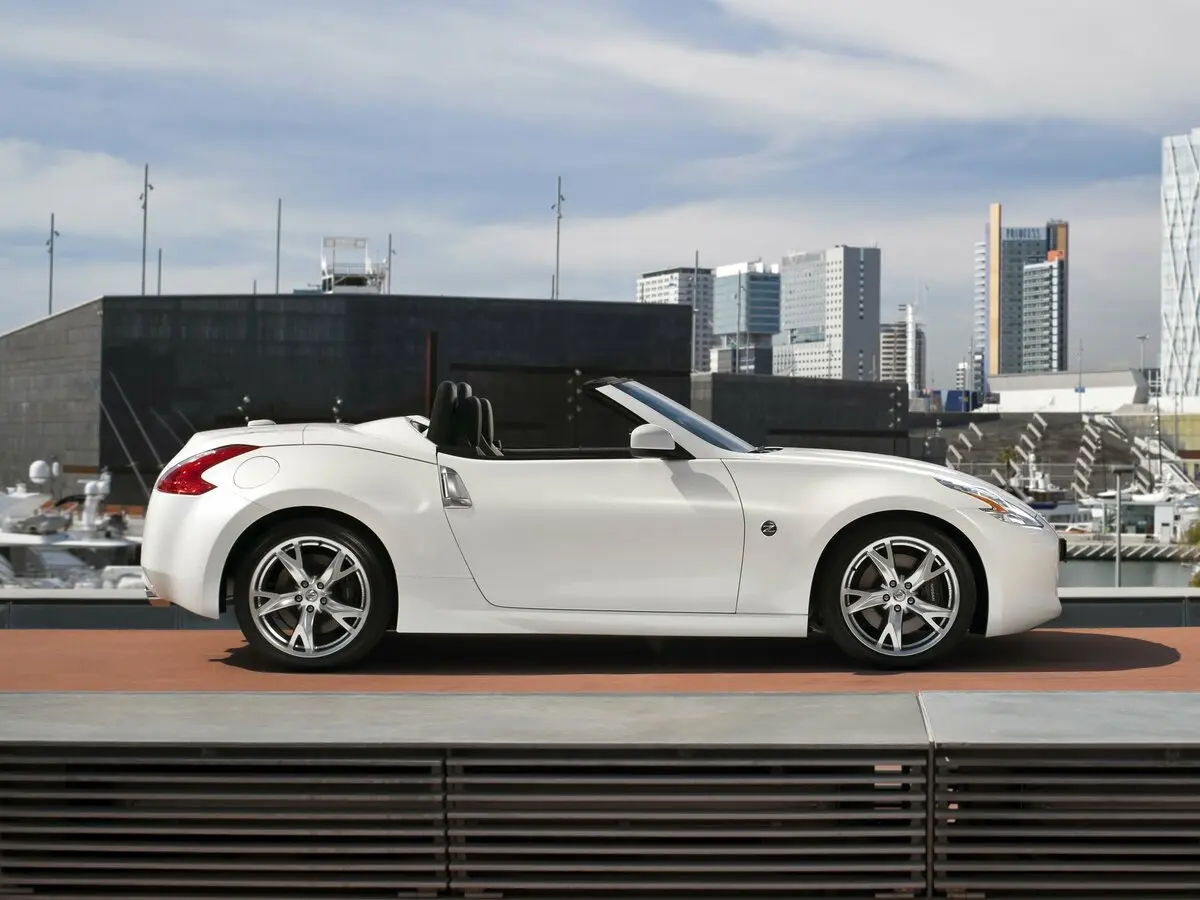 Nissan 370Z I Родстер — сүрөт 2