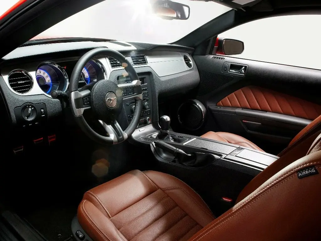 Ford Mustang V Рестайлинг Купе — photo 6