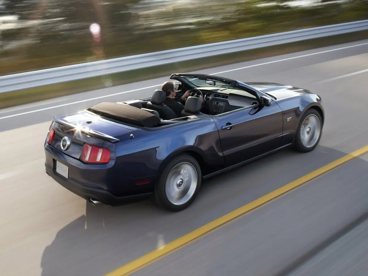 Ford Mustang V Рестайлинг Кабриолет — сүрөт 4