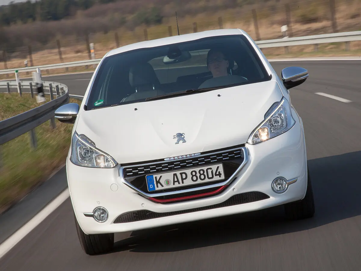 Peugeot 208 GTi I Хэтчбек 3 дв. — сүрөт 3