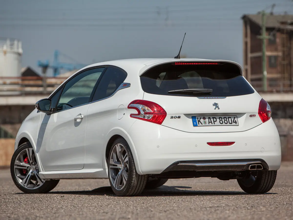 Peugeot 208 GTi I Хэтчбек 3 дв. — сүрөт 4