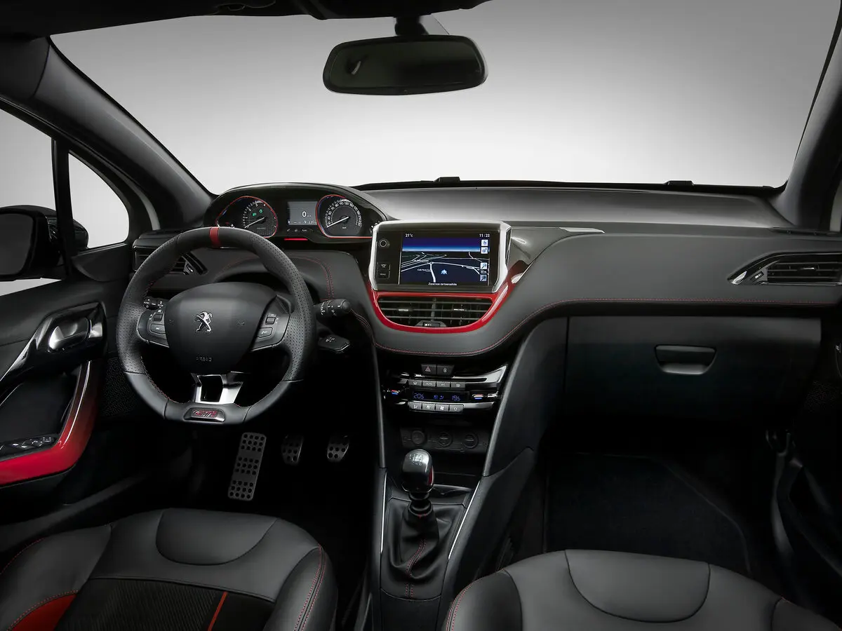 Peugeot 208 GTi I Хэтчбек 3 дв. — сүрөт 6