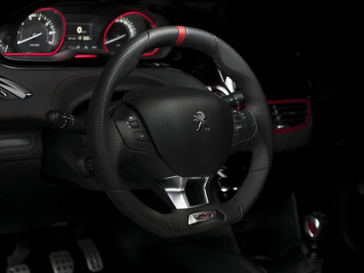 Peugeot 208 GTi I Хэтчбек 3 дв. — сүрөт 8