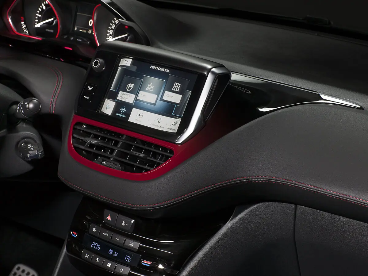 Peugeot 208 GTi I Хэтчбек 3 дв. — сүрөт 12