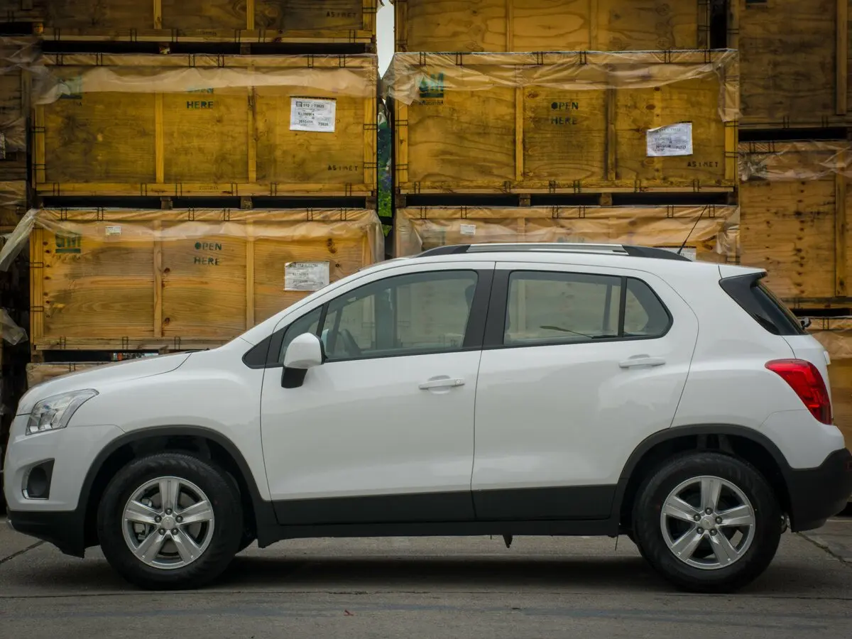 Chevrolet Tracker III Внедорожник 5 дв. — сүрөт 2