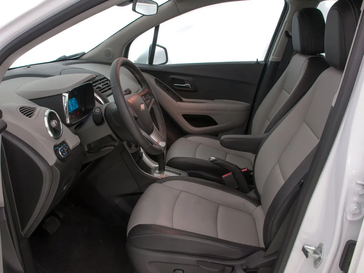 Chevrolet Tracker III Внедорожник 5 дв. — сүрөт 8