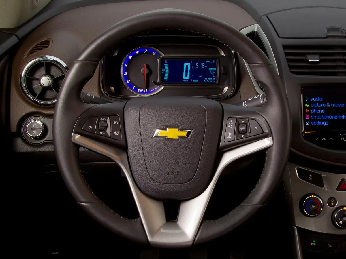 Chevrolet Tracker III Внедорожник 5 дв. — сүрөт 10
