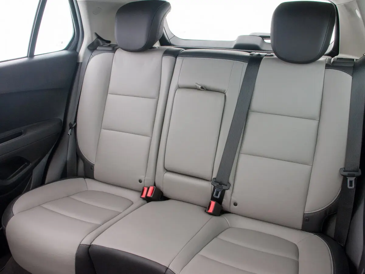 Chevrolet Tracker III Внедорожник 5 дв. — сүрөт 11