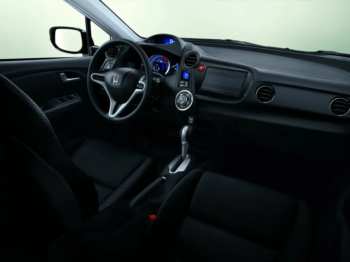 Honda Insight II Рестайлинг Хэтчбек 5 дв. — photo 7