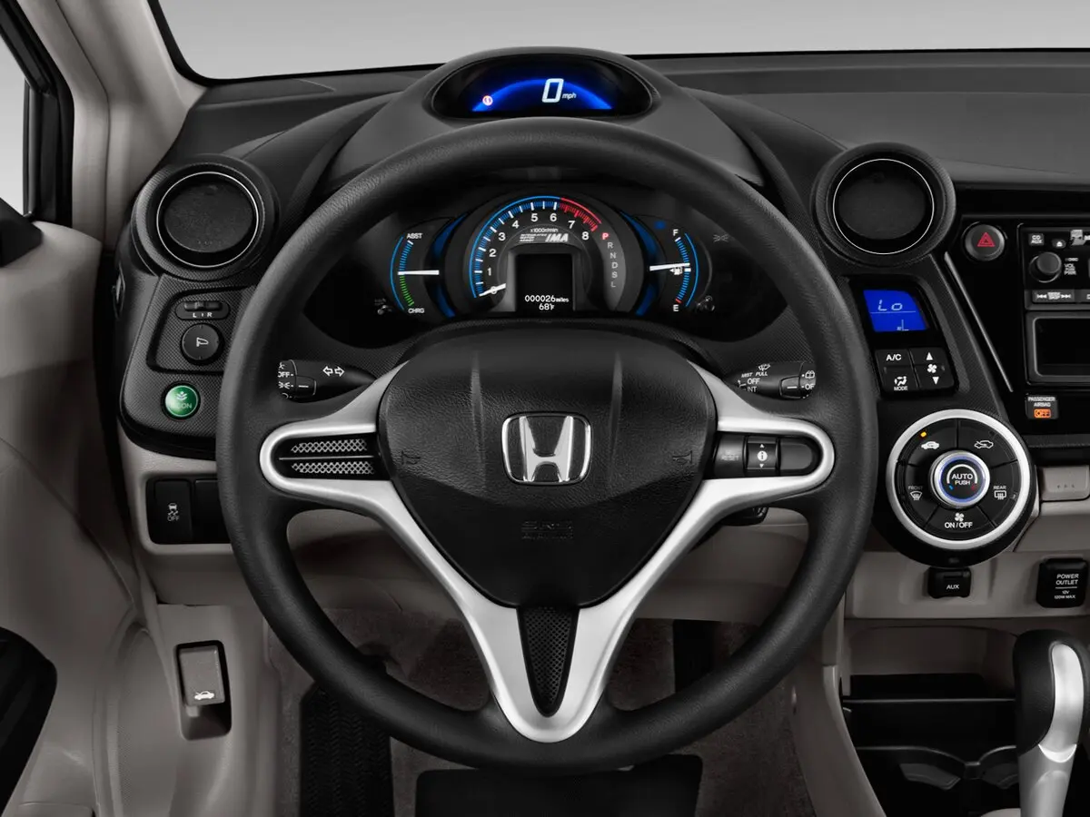 Honda Insight II Рестайлинг Хэтчбек 5 дв. — photo 10