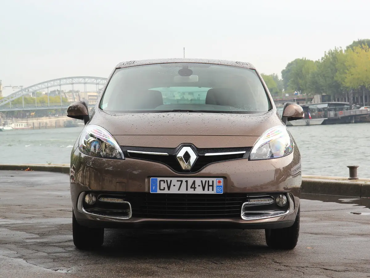 Renault Scenic III Рестайлинг 2 Компактвэн — photo 3