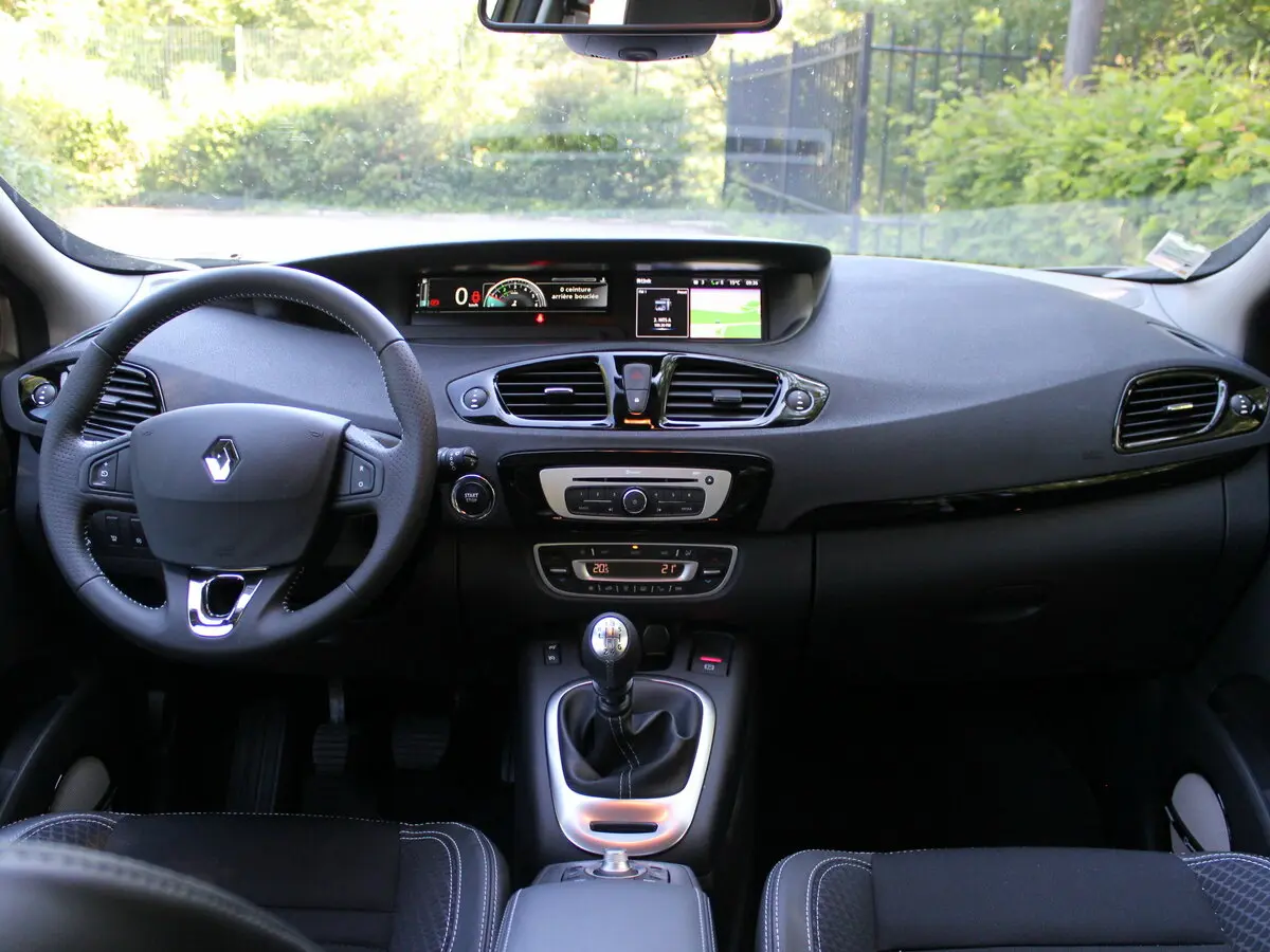Renault Scenic III Рестайлинг 2 Компактвэн — photo 6
