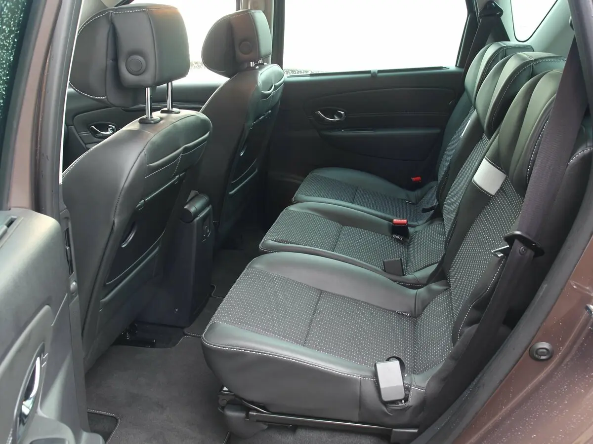 Renault Scenic III Рестайлинг 2 Компактвэн — photo 11