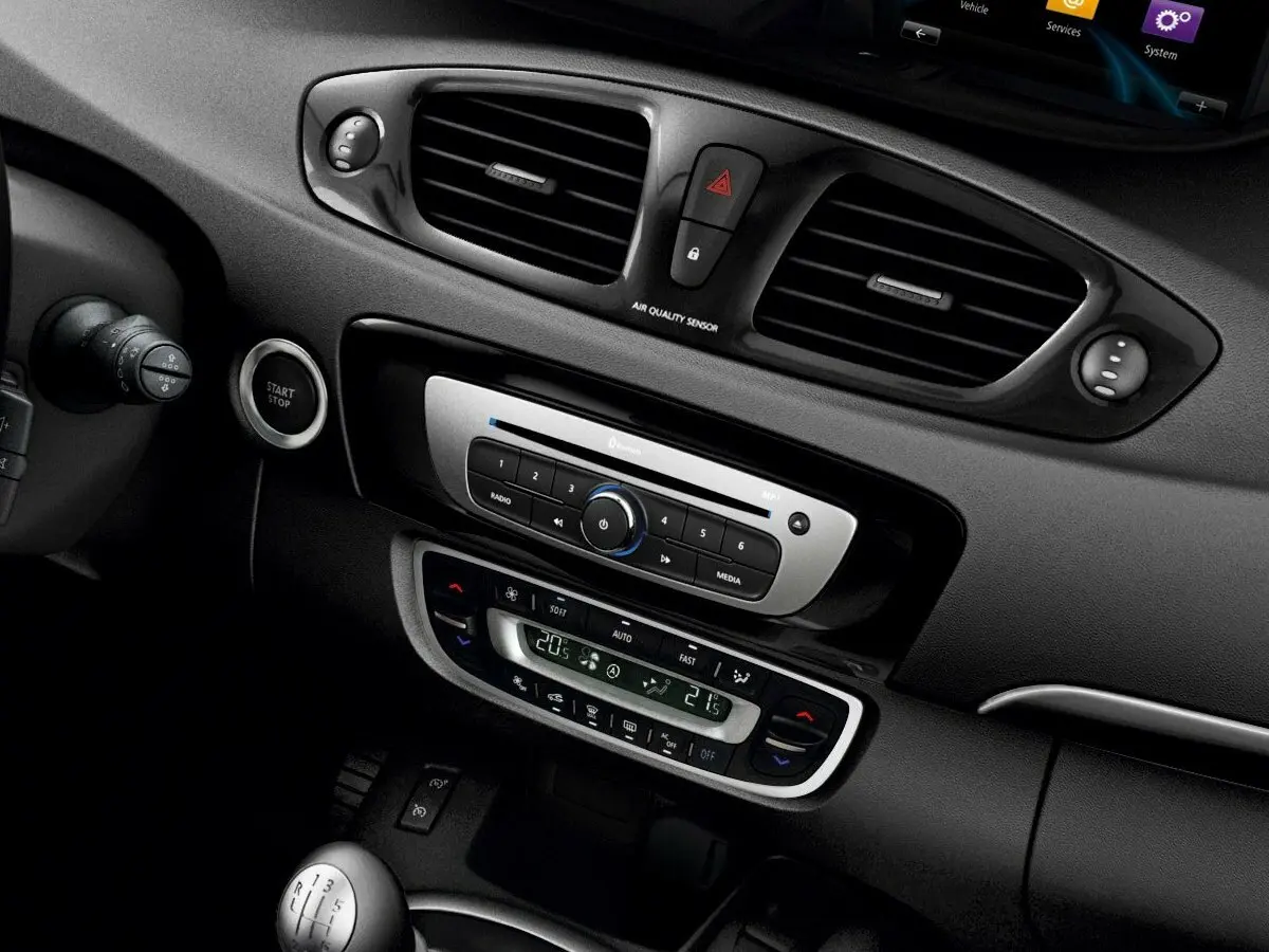 Renault Scenic III Рестайлинг 2 Компактвэн — photo 14