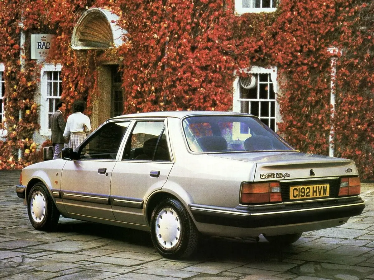 Ford Orion I Седан — сүрөт 3