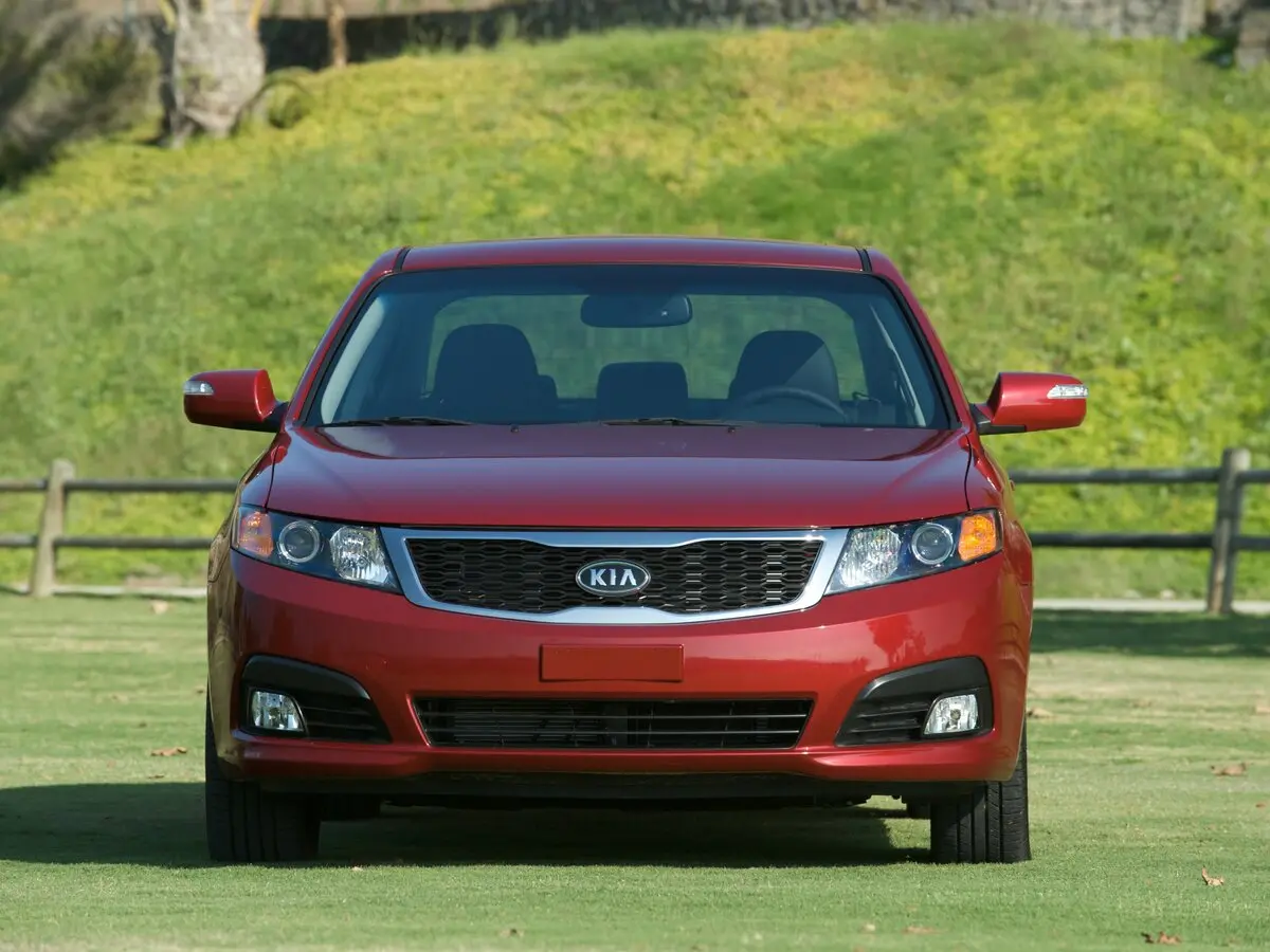 Kia Optima II Рестайлинг Седан — фото 3