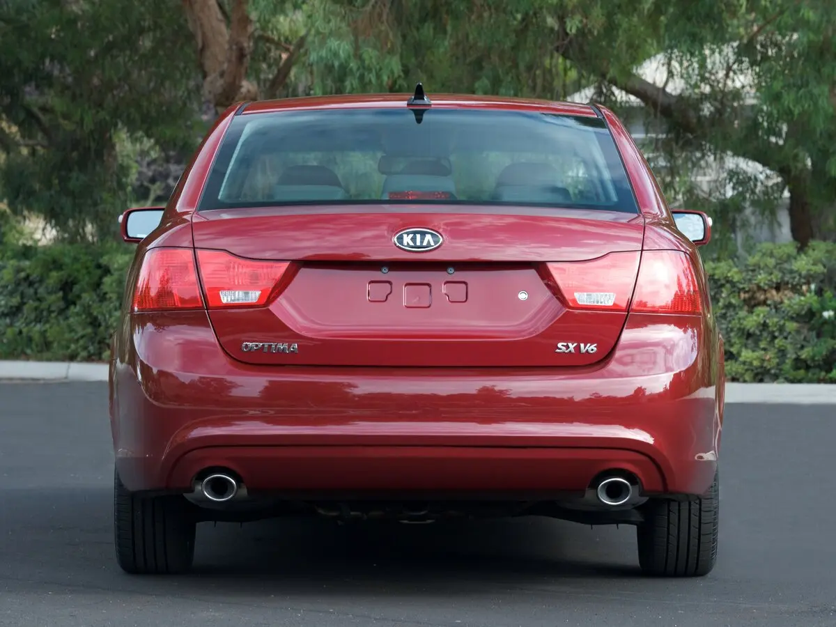 Kia Optima II Рестайлинг Седан — фото 4