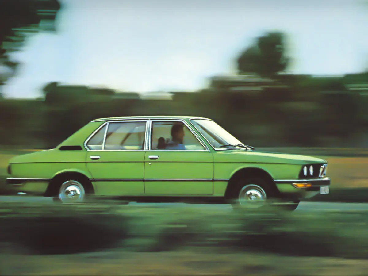 BMW 5 серии I (E12) Седан — фото 2