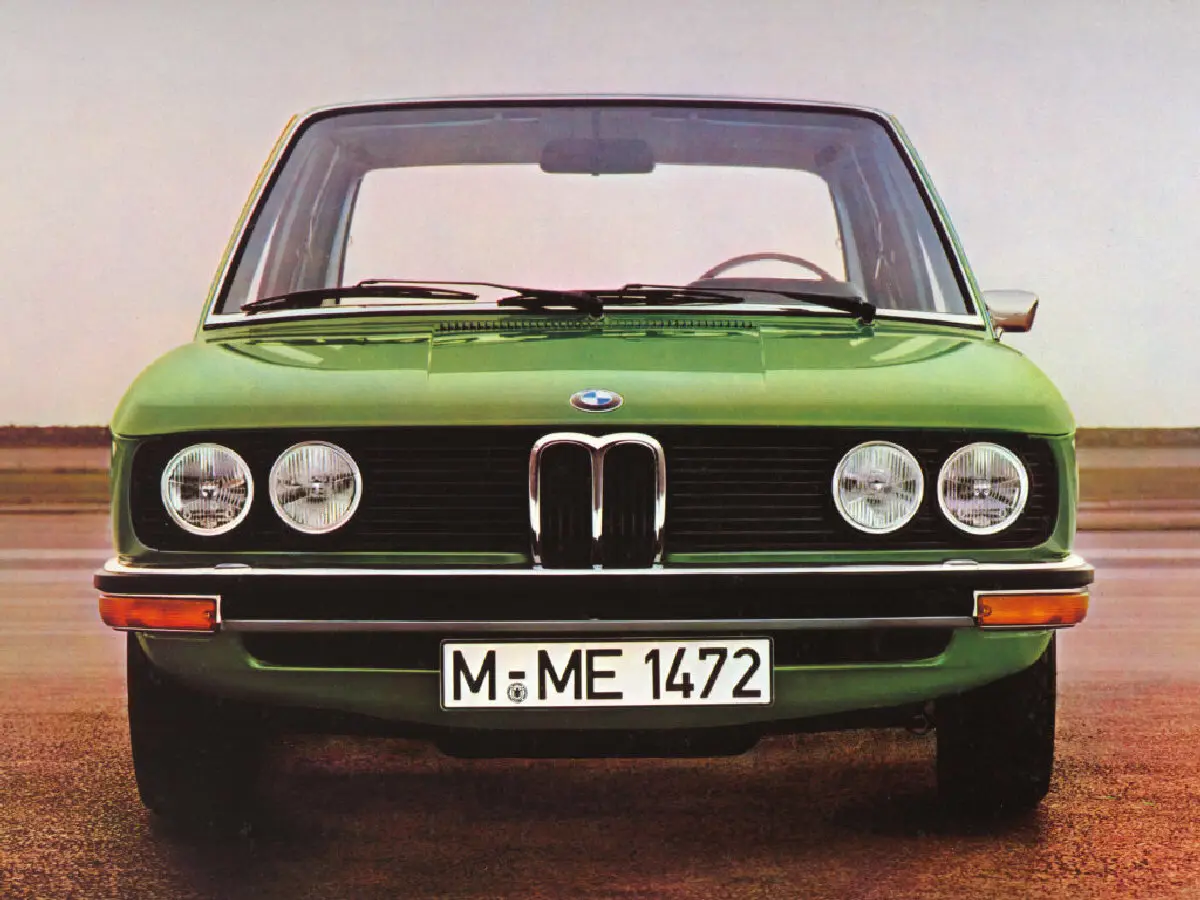 BMW 5 серии I (E12) Седан — фото 3