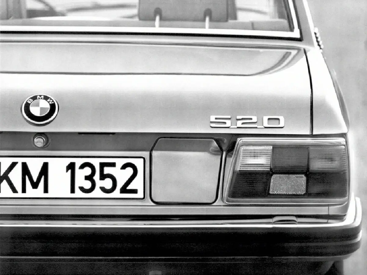 BMW 5 серии I (E12) Седан — фото 10