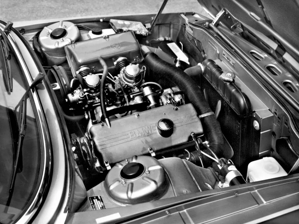 BMW 5 серии I (E12) Седан — фото 11