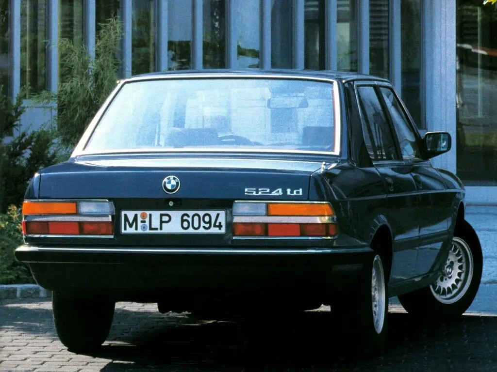 BMW 5 серии II (E28) Седан — фото 4