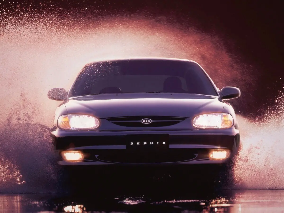 Kia Sephia II Седан — photo 2