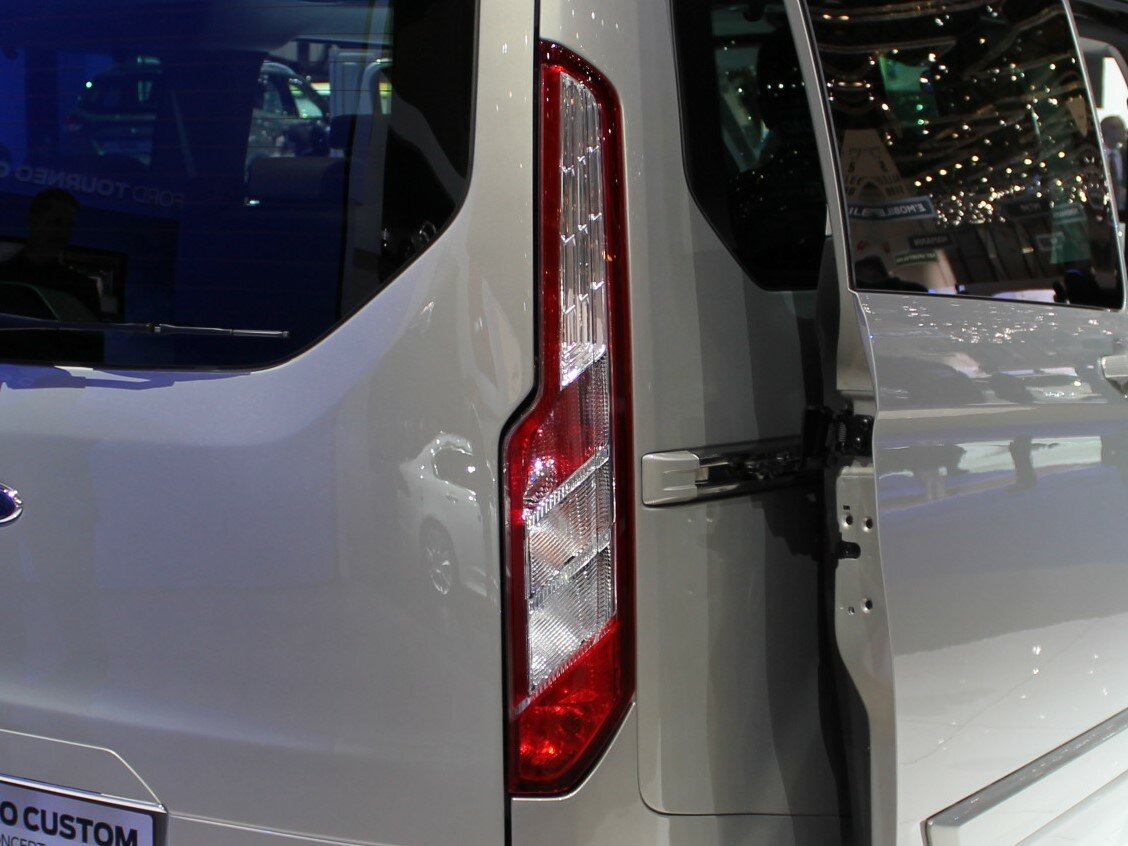 Ford Tourneo Custom I Минивэн SWB — фото 13