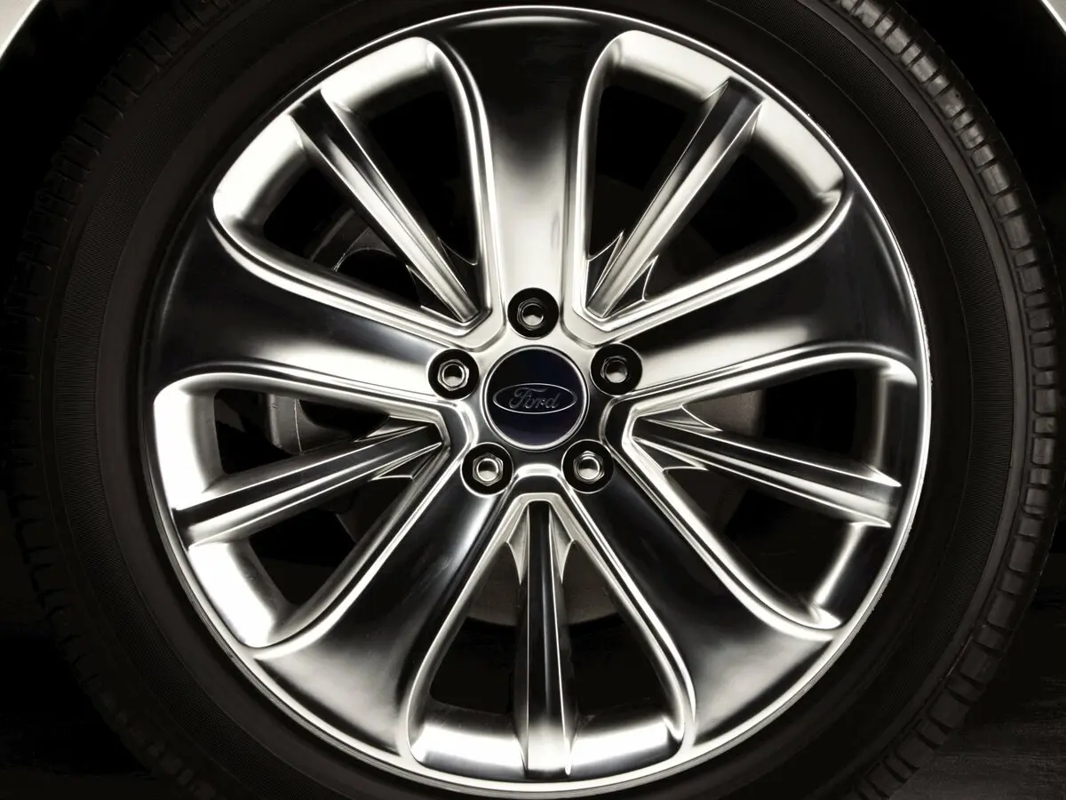 Ford Taurus VI Седан — сүрөт 13