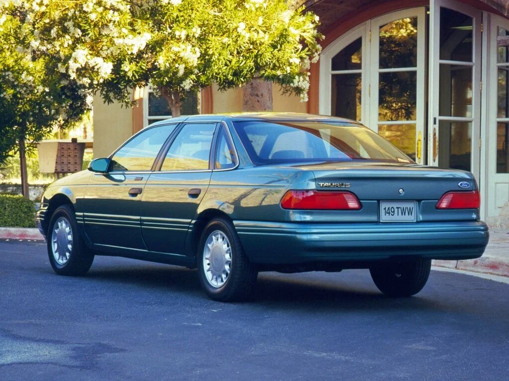 Ford Taurus II Седан