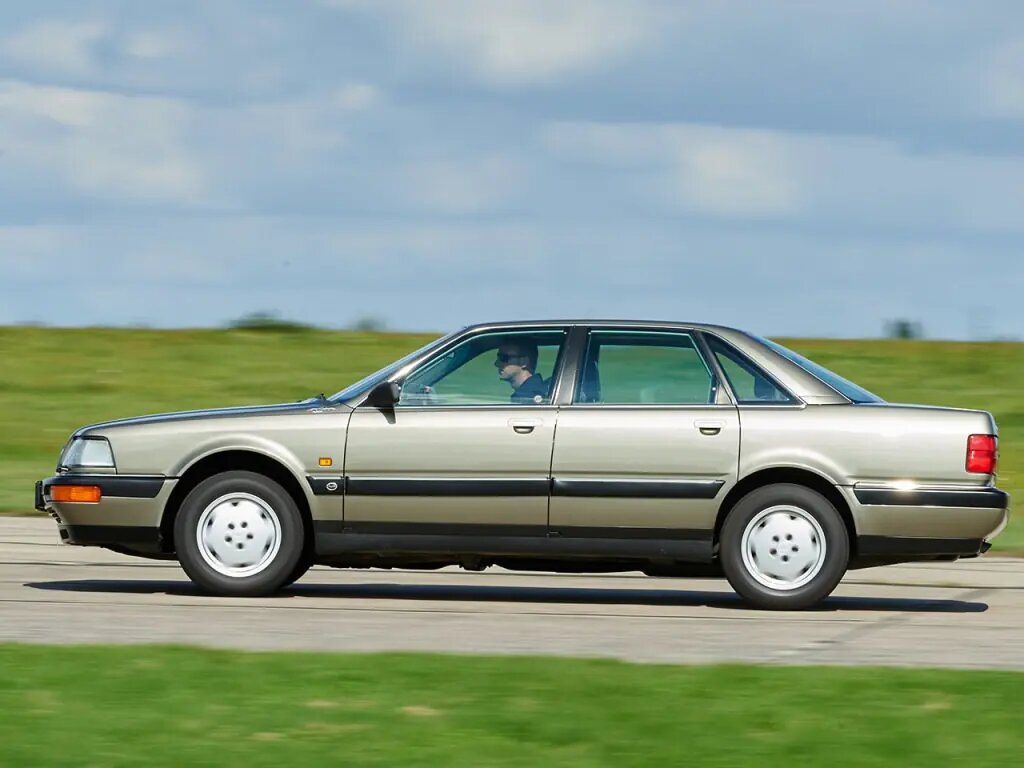 Audi V8 1988 – 1994 Седан — фото 3