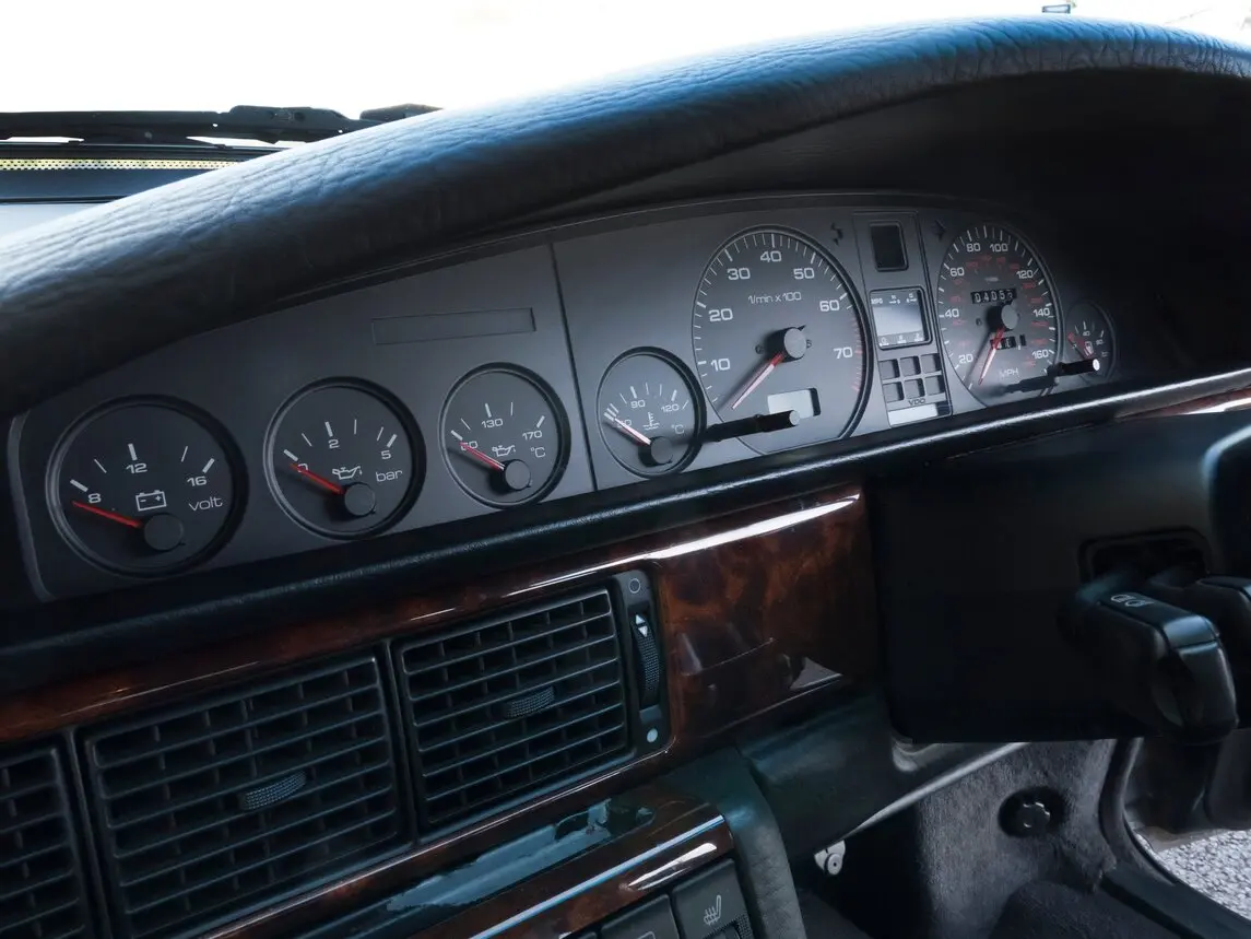 Audi V8 1988 – 1994 Седан — сүрөт 9