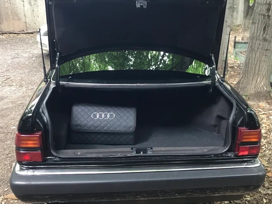 Audi V8 1988 – 1994 Седан