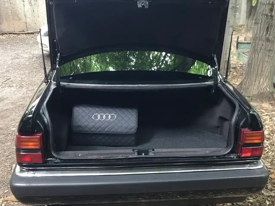 Audi V8 1988 – 1994 Седан — сүрөт 11