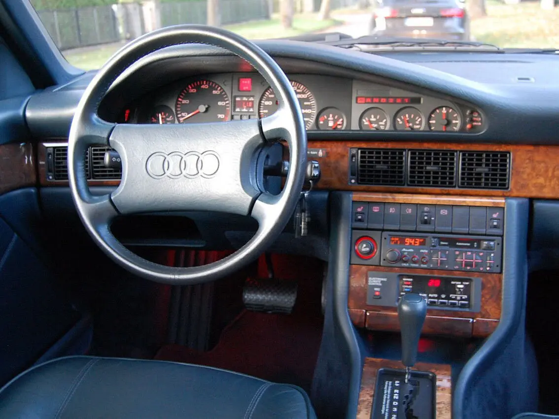 Audi V8 1988 – 1994 Седан Long — сүрөт 10