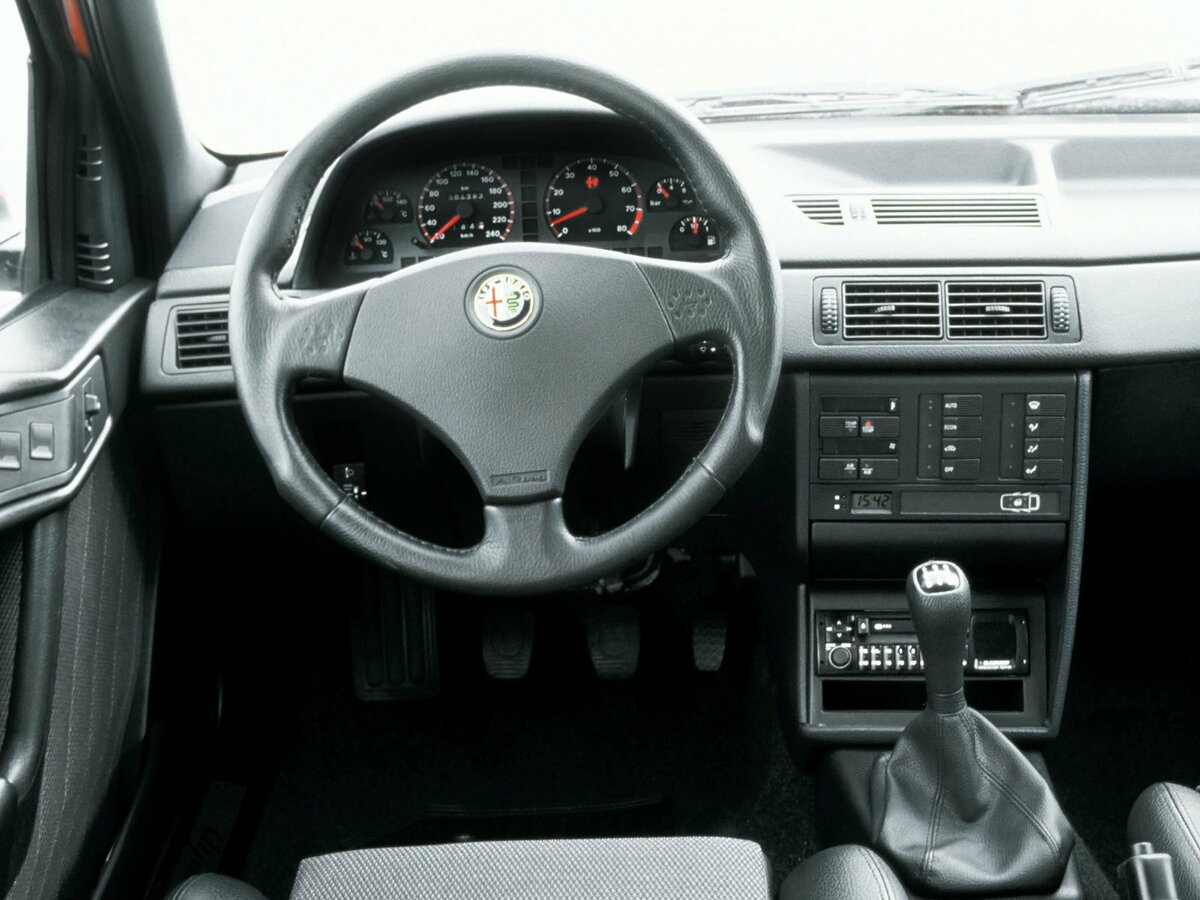 Alfa Romeo 155 I Рестайлинг Седан — фото 5
