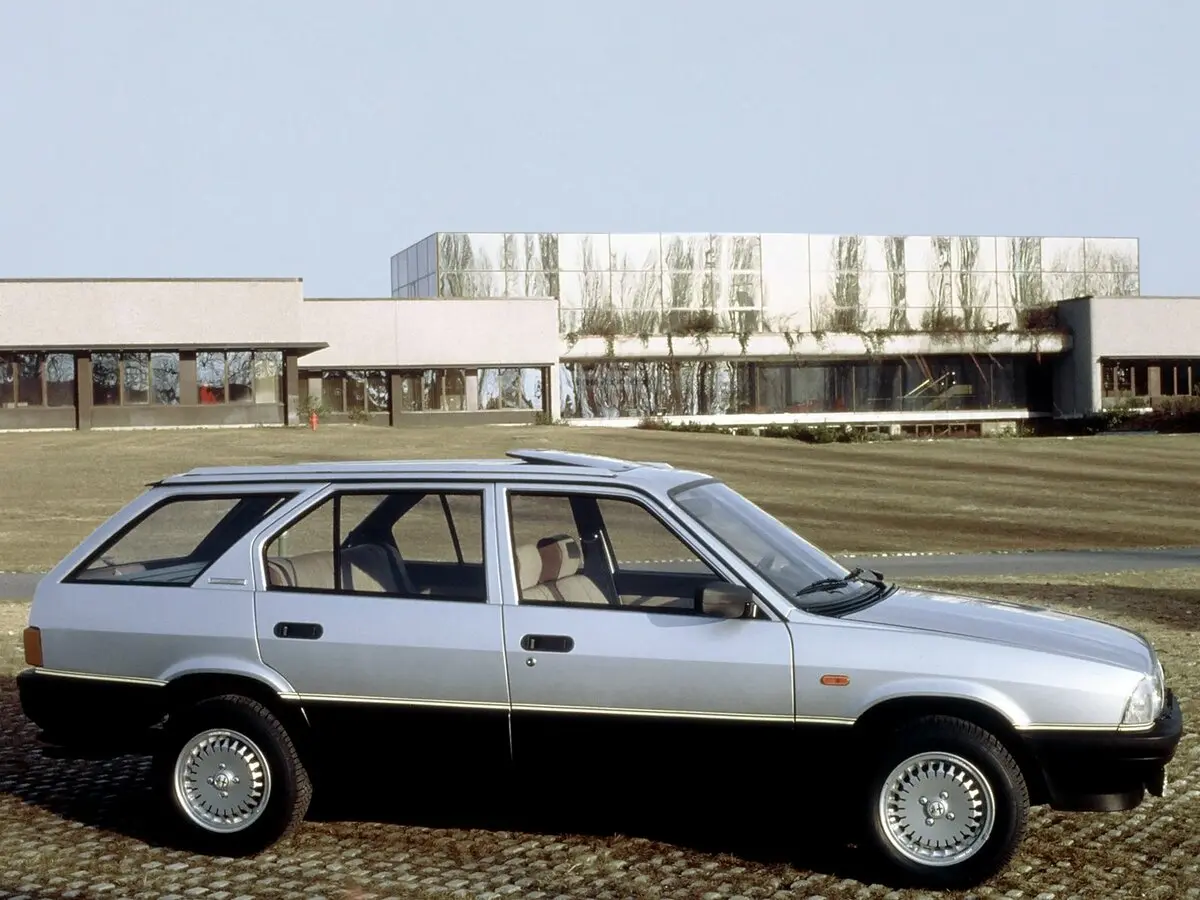 Alfa Romeo 33 I Универсал 5 дв. — photo 3
