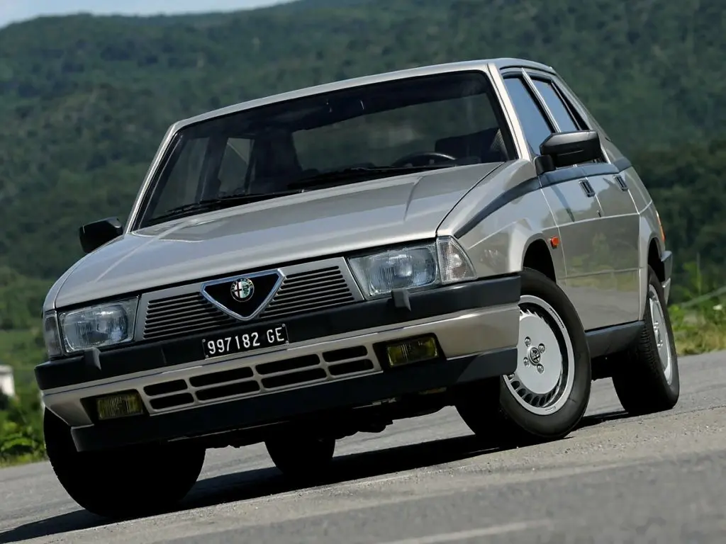 Alfa Romeo 75 I Седан — сүрөт 2