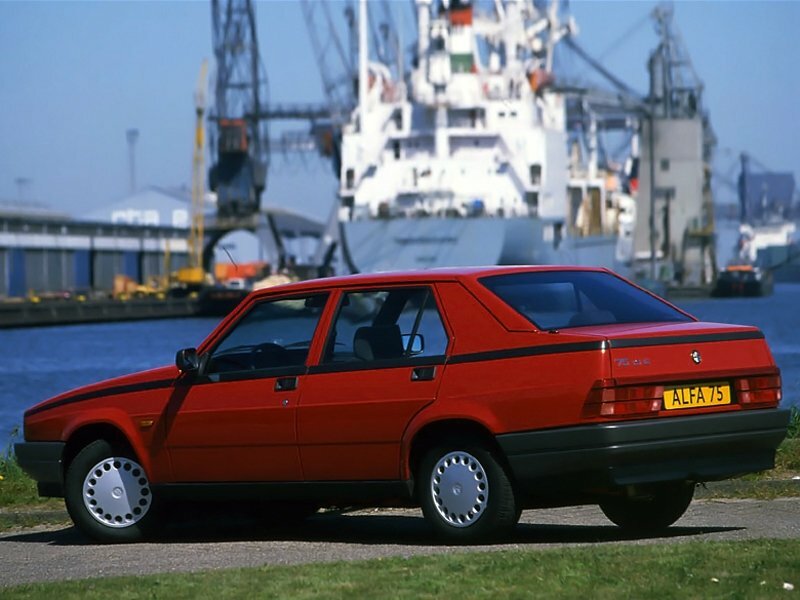 Alfa Romeo 75 I Рестайлинг Седан