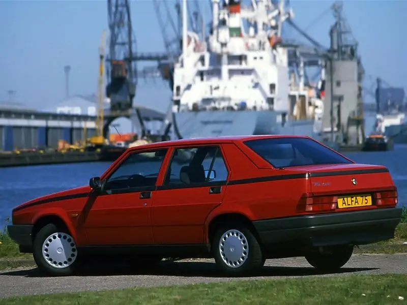 Alfa Romeo 75 I Рестайлинг Седан — сүрөт 5