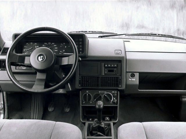 Alfa Romeo 90 1984 – 1987 Седан