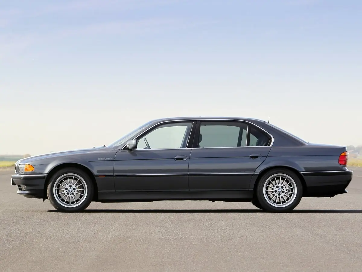 BMW 7 серии III (E38) Рестайлинг Седан Long — 照片 2